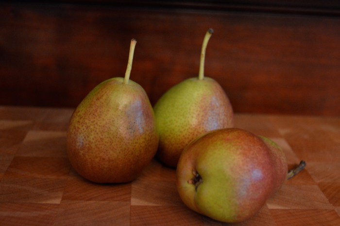 Amaretto Cheesecake With Roasted Pears and Honey: The Briarwood Baker